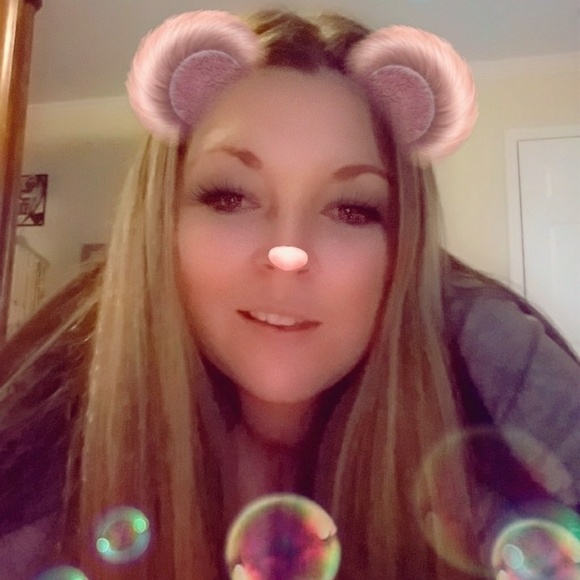 Meet your Posher, Jessica - Picture 2 of 2